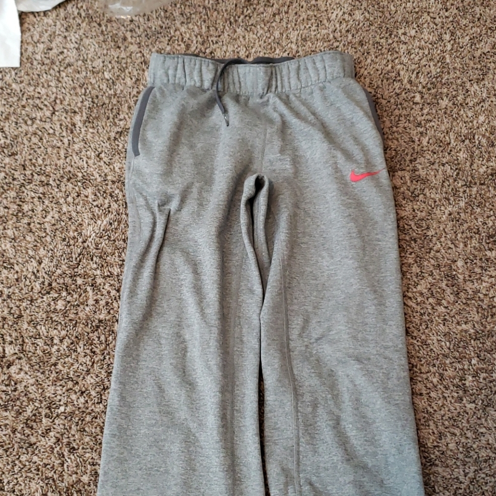 Girls Nike sweats
